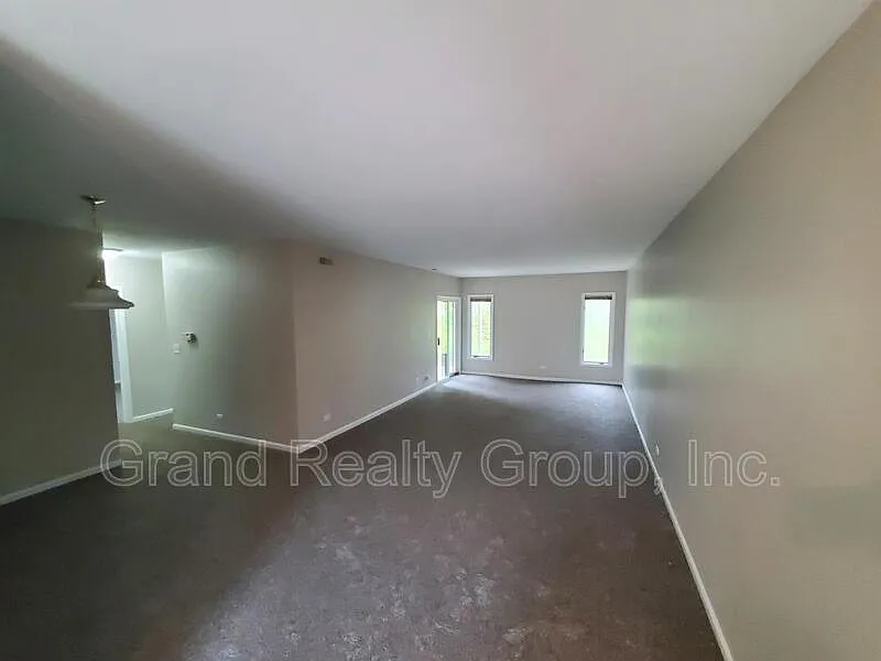 Building Photo - 1209 Chatham Ct