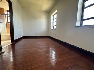 1235 N 15th St APT 3R, Philadelphia, PA 19121