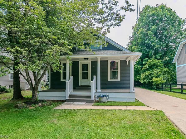 313 Miles Rd, Chagrin Falls, OH 44022