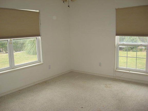 4th image of 2615 Freedom Ln