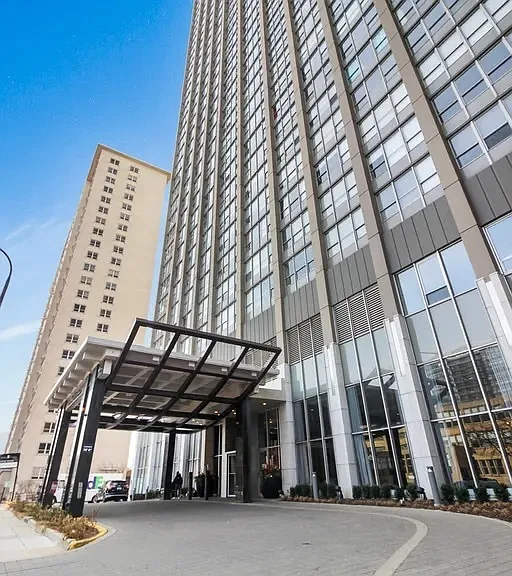 655 W Irving Park Rd #4008 — Photo 1