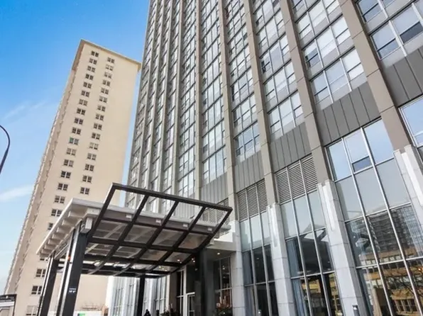655 W Irving Park Rd, Chicago, IL
