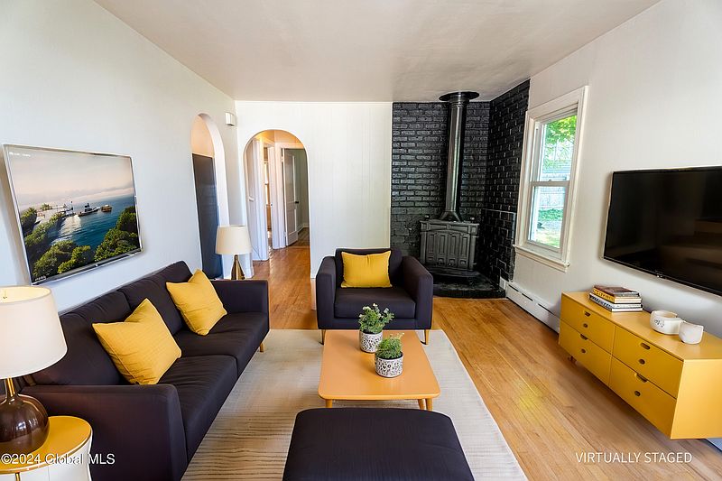 4th image of 100 Severson Avenue