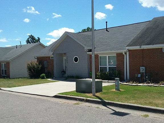 2nd image of 3610 Cullen Dr