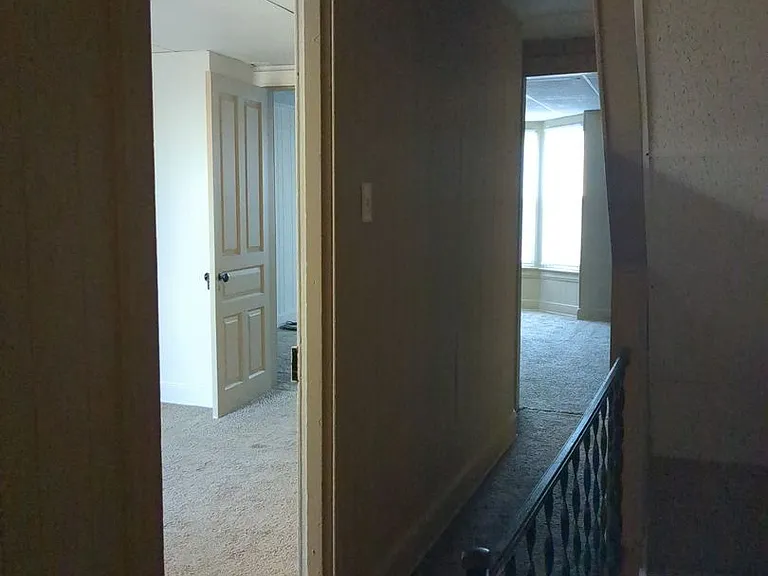 1529 W King St — Photo 18