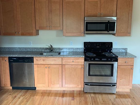 3rd image of 3500 Grove Ave APT 10