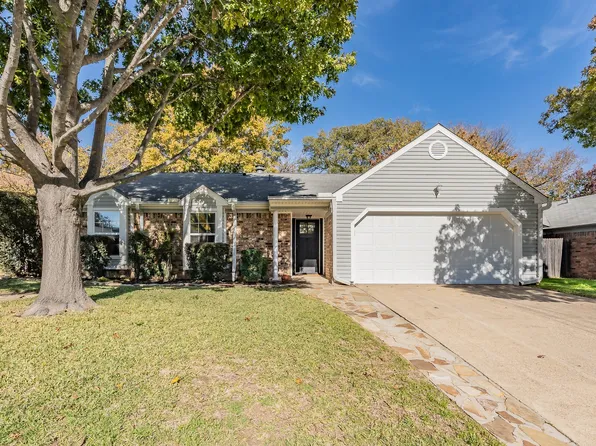 505 Rosemary Ln, Euless, TX 76039