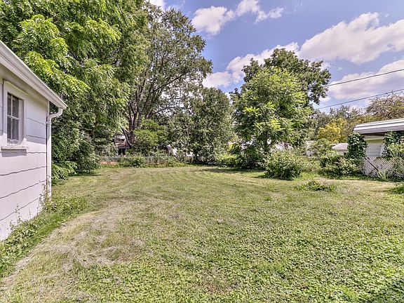 2nd image of 800 S Vine St #1/2