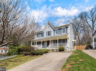 9825 Hollow Glen Pl, Silver Spring, MD 20910