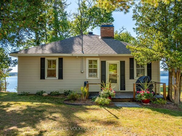 5349 Calabogie Rd, Greater Madawaska, ON K0J 1H0
