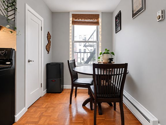 4th image of 119 Clinton St APT 2L
