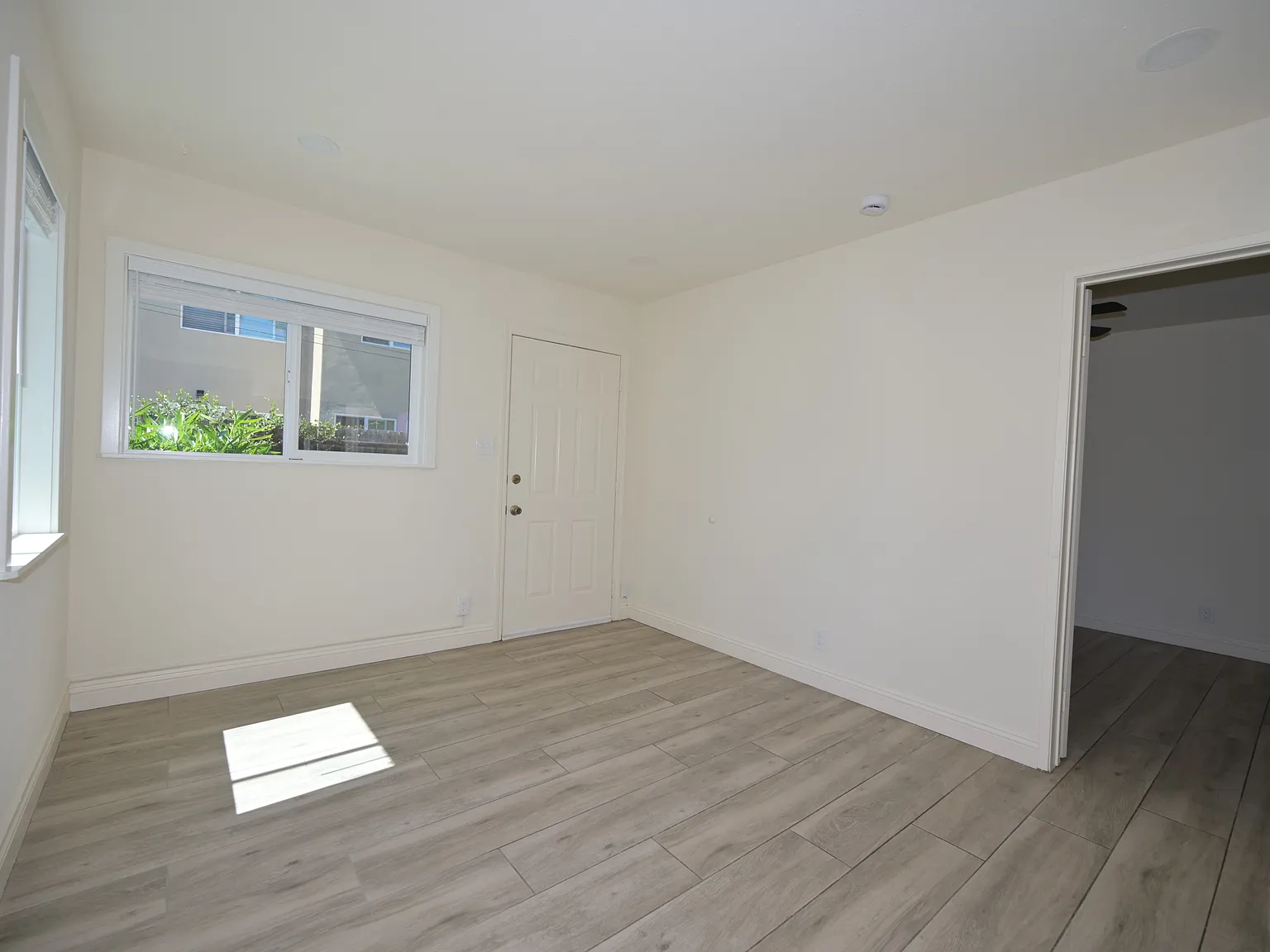 1 bed, $2,400 — Photo 2