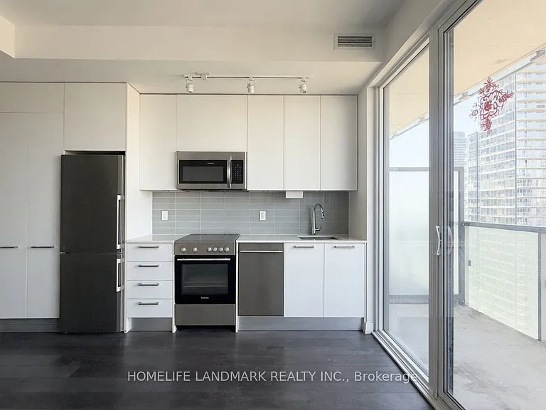 28 Wellesley St E #3008 — Photo 9