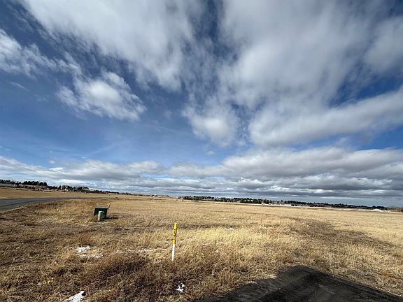 3rd image of 3 W Ole Maverick Rd