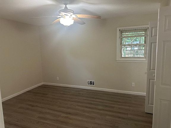 5th image of 219 Hilltop Dr