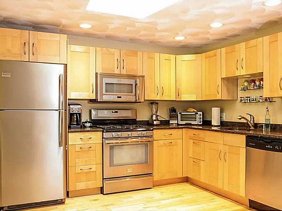 2nd image of 336 Beachwood Dr