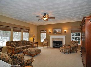 50 Cohasset Ln, Cranston, RI 02921