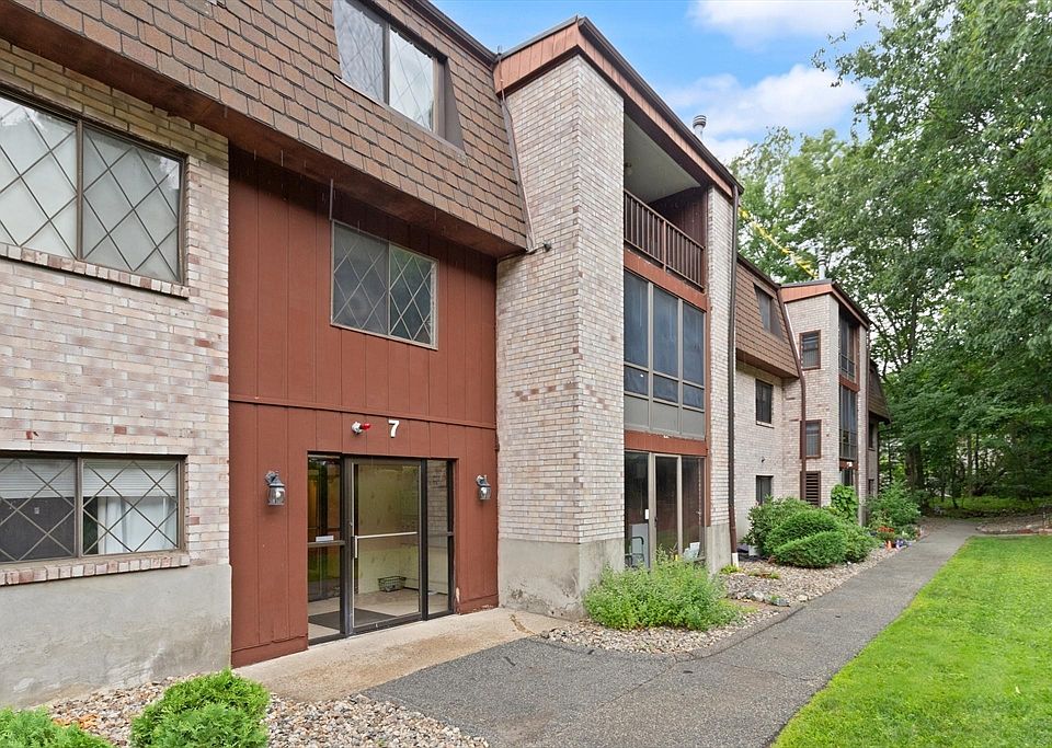 1st image of 7 Greenbriar Dr APT 207