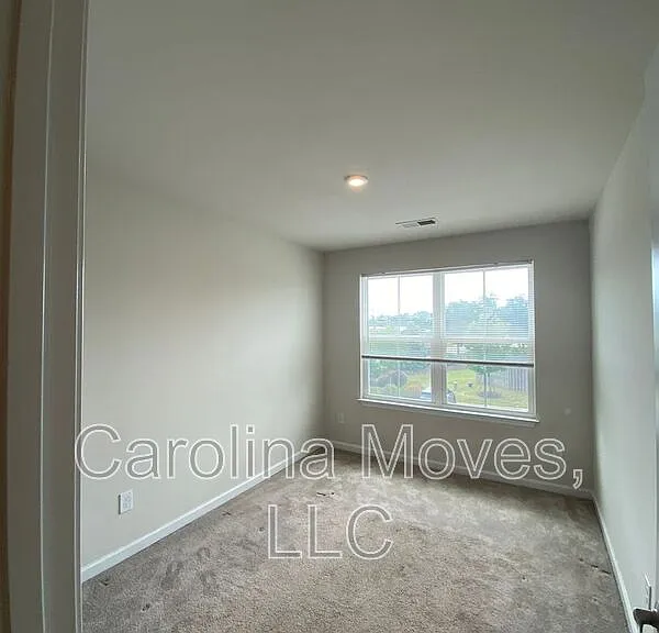 8 Willomere Way — Photo 10