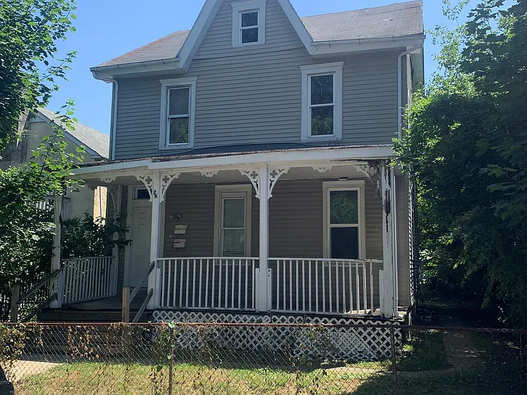25 Pennsylvania Ave #1 — Photo 1