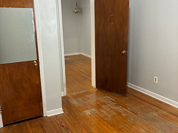 4th image of 9 Washington Pl #1