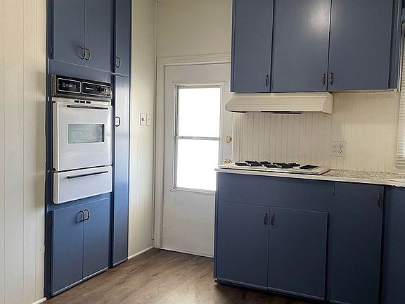 5th image of 800 W Johnston Ave