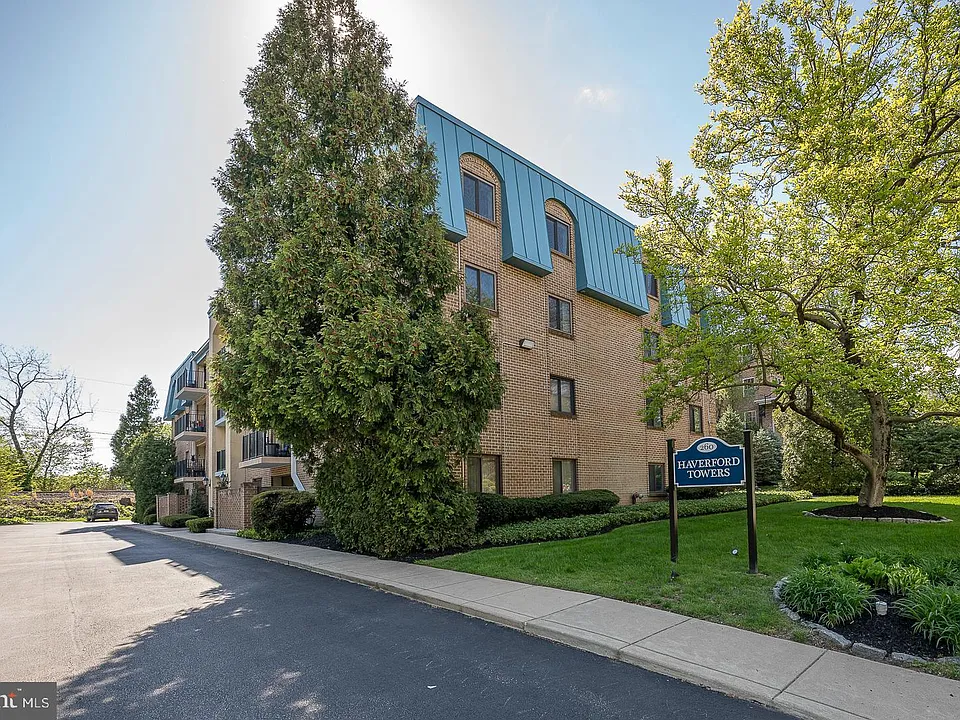 260 W Montgomery Ave #304