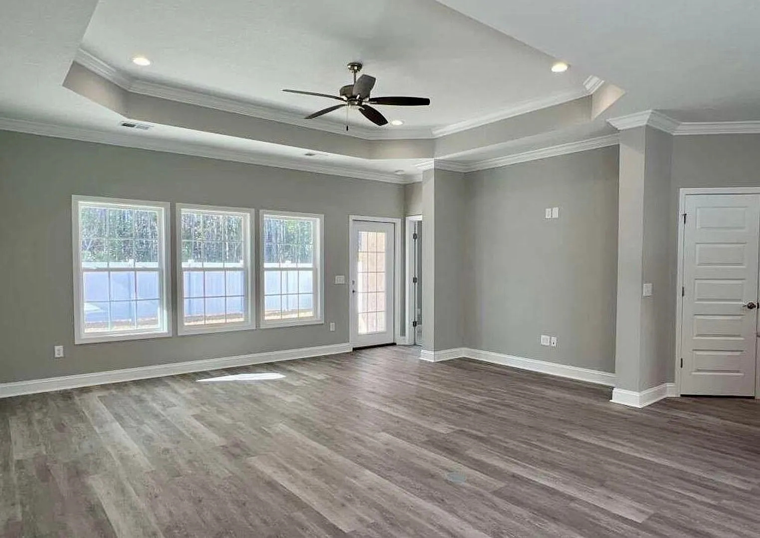 3BR/2BA Duplex Offering to Waive Pet Fee — Photo 2