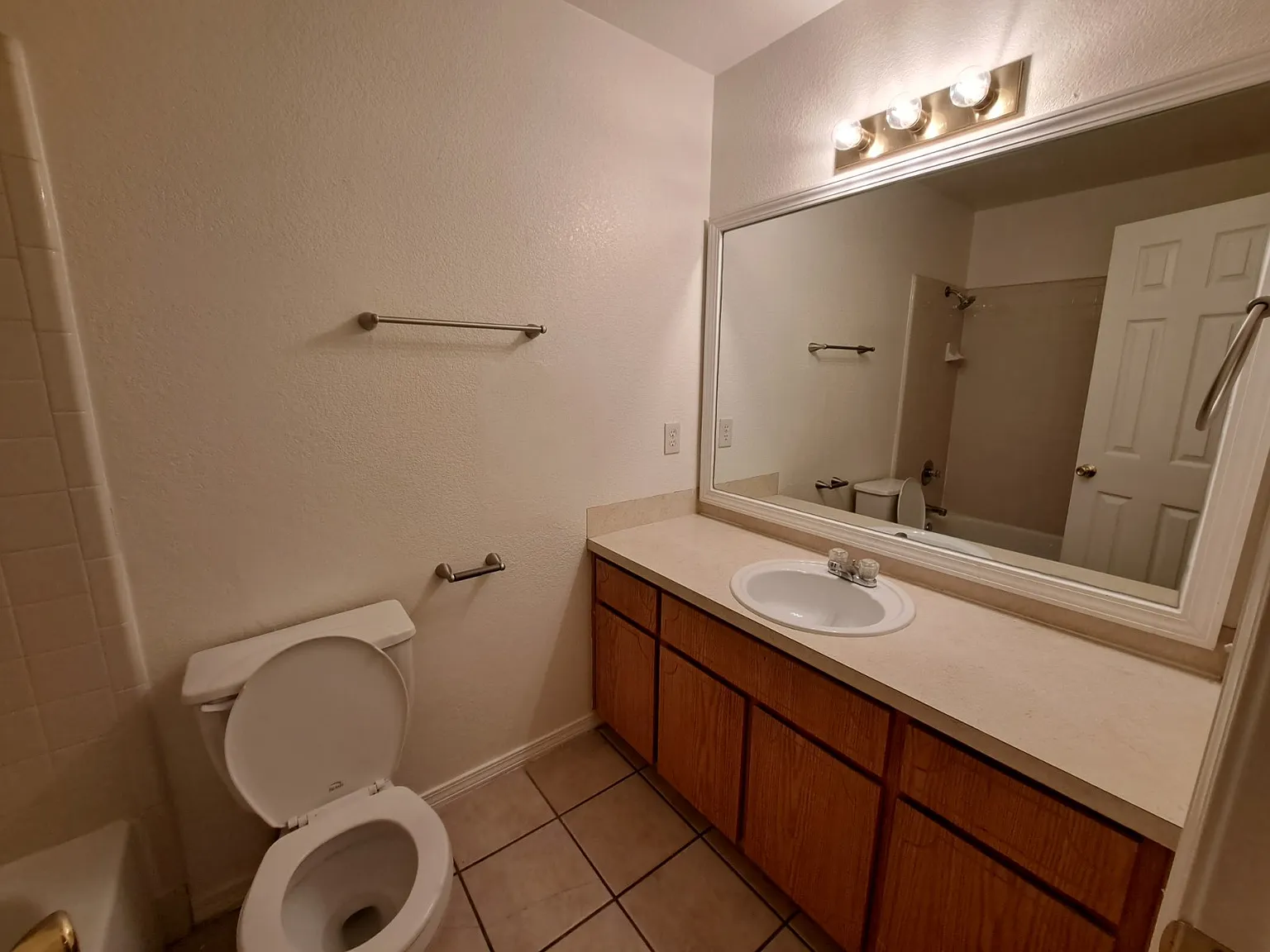 3 bed, 1150 sqft, $1,050 — Photo 4