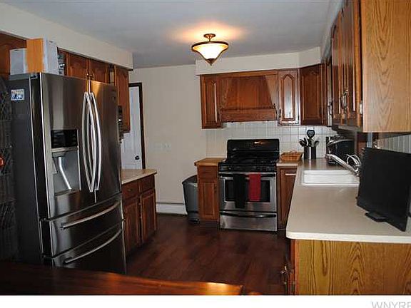 2nd image of 2539 Beverly Dr