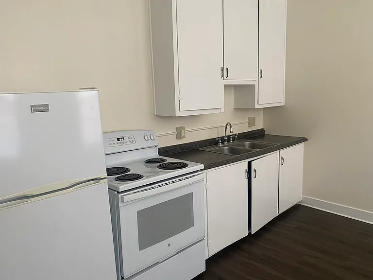 14 Clarke St #3 — Photo 11