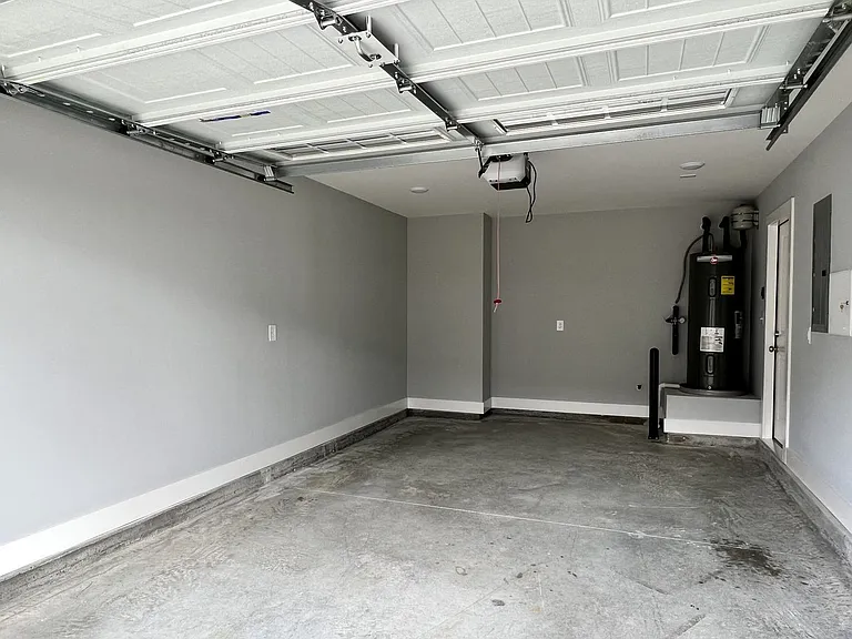 721 Hollie Way — Photo 14