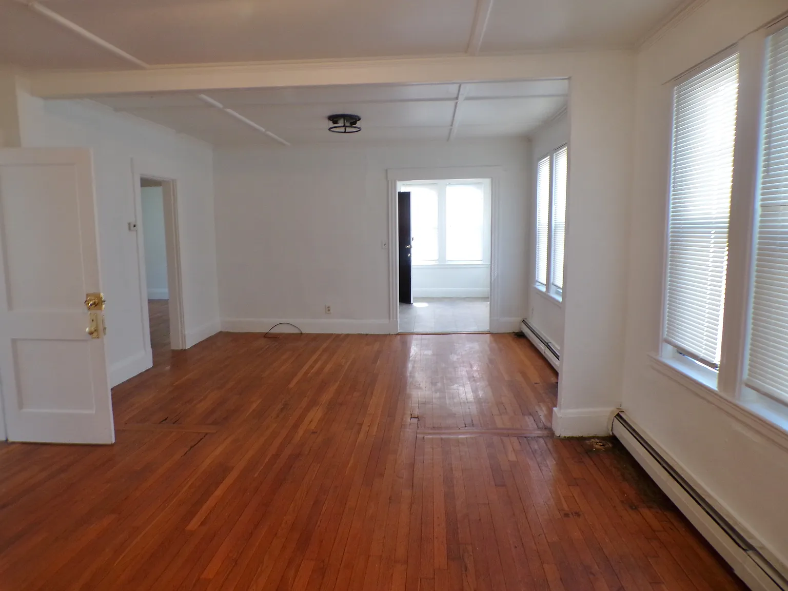 2 bed, 1000 sqft, $2,200 — Photo 2