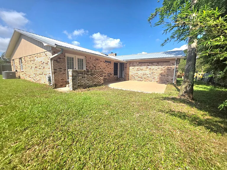 760 Briarwood Dr — Photo 26