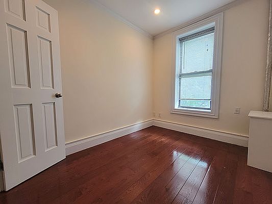 5th image of 26 E 105th St #2Z