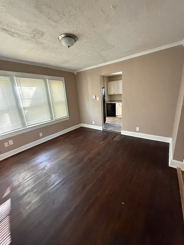 2 bed, 1100 sqft, $1,299 — Photo 2