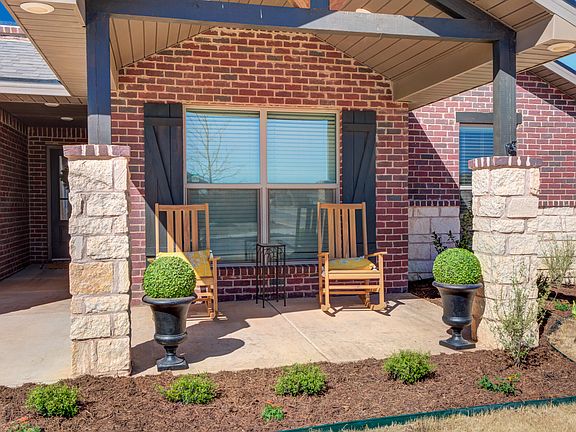 4th image of 14102 Avenue R