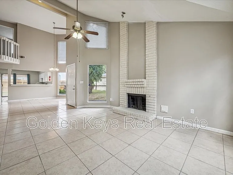 10743 Staghill Dr — Photo 4