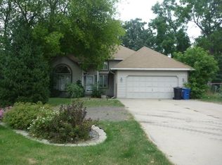 12037 Porter Dr, Champlin, MN 55316