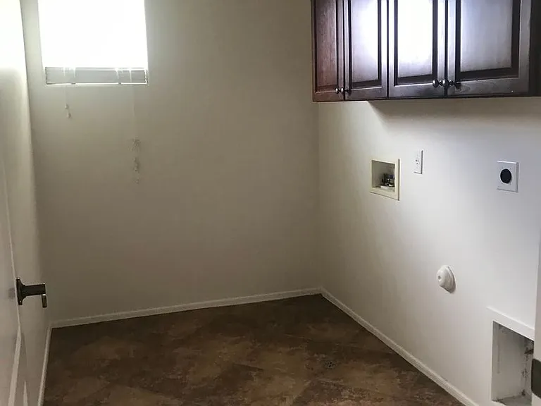 14666 W Mauna Loa Ln — Photo 29