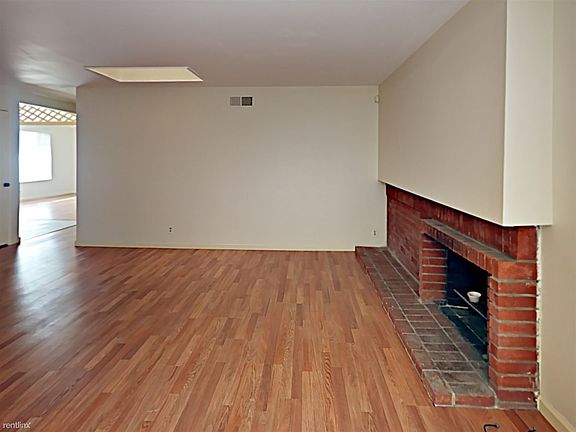 5th image of 1236 Wentworth Way