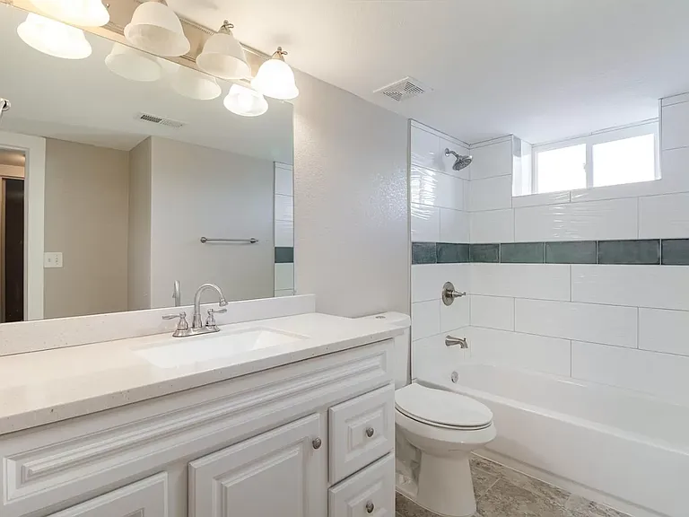 3457 N Steele St — Photo 15