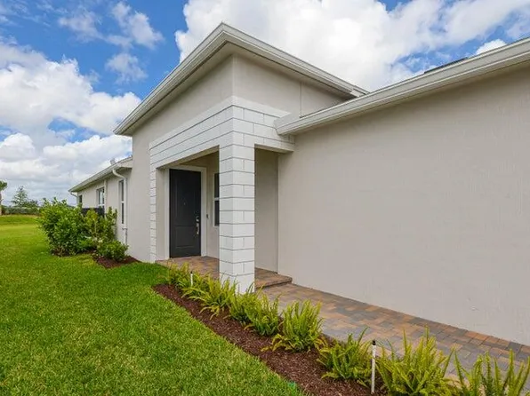 10307 NW Dreamweaver Road, Port St Lucie, FL 34987