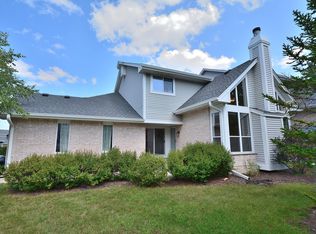 3148 Waterford Ct, New Berlin, WI 53151