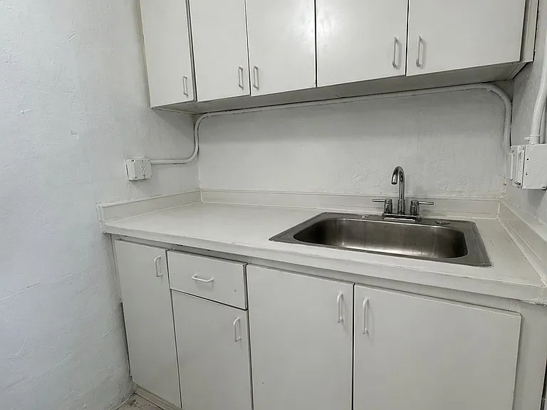 845 SW 6th St #4-D — Photo 7