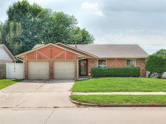 4th image of 4505 Royal Oak Dr