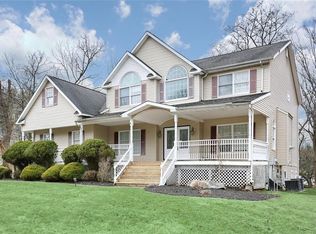 7 Forshay Rd, Monsey, NY 10952