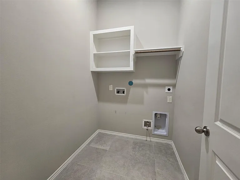 8711 Fox Trail Dr — Photo 25
