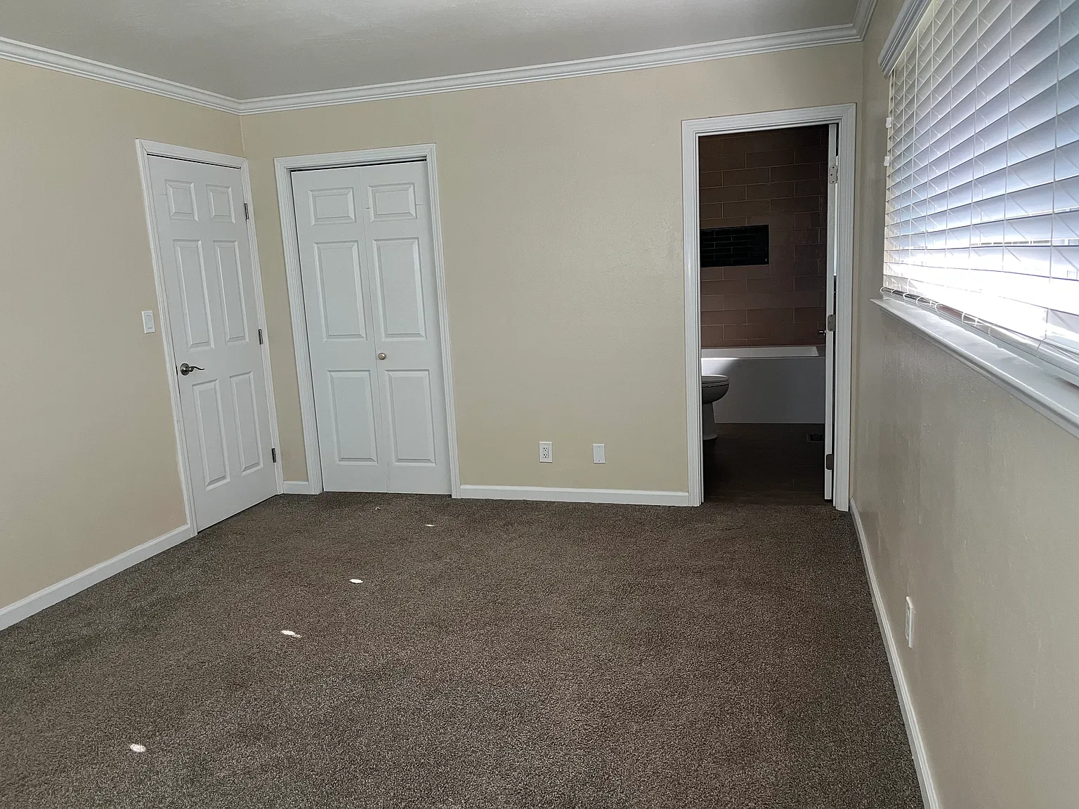 3 bed, 1404 sqft, $5,300 — Photo 4