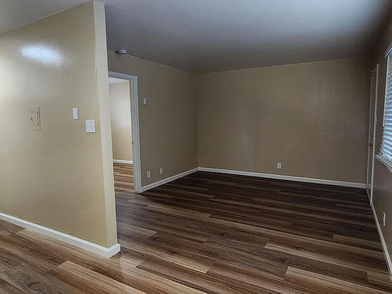 752 Deland Ave #2 — Photo 12